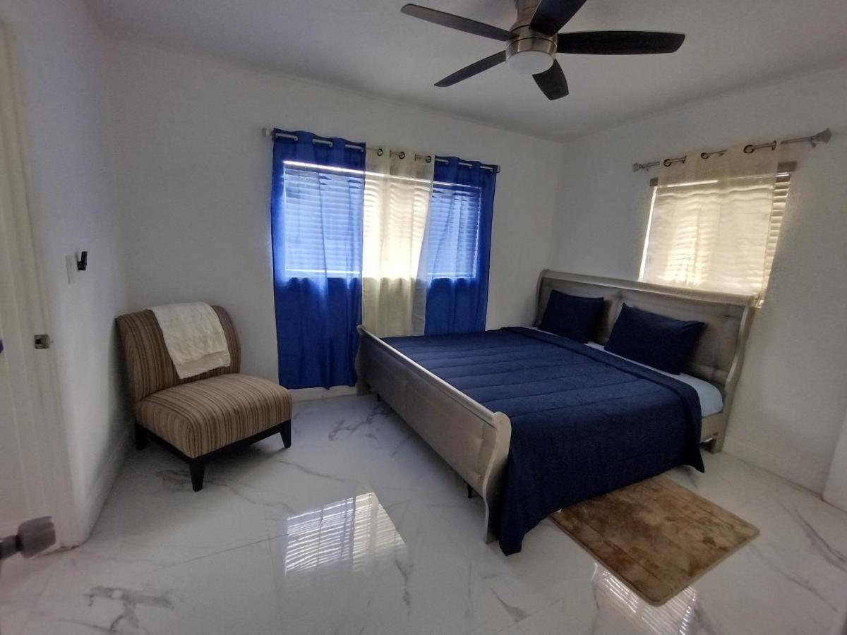 Cheerful 3-Bedroom Home /Ac+ Free Parking North Miami Beach Bagian luar foto