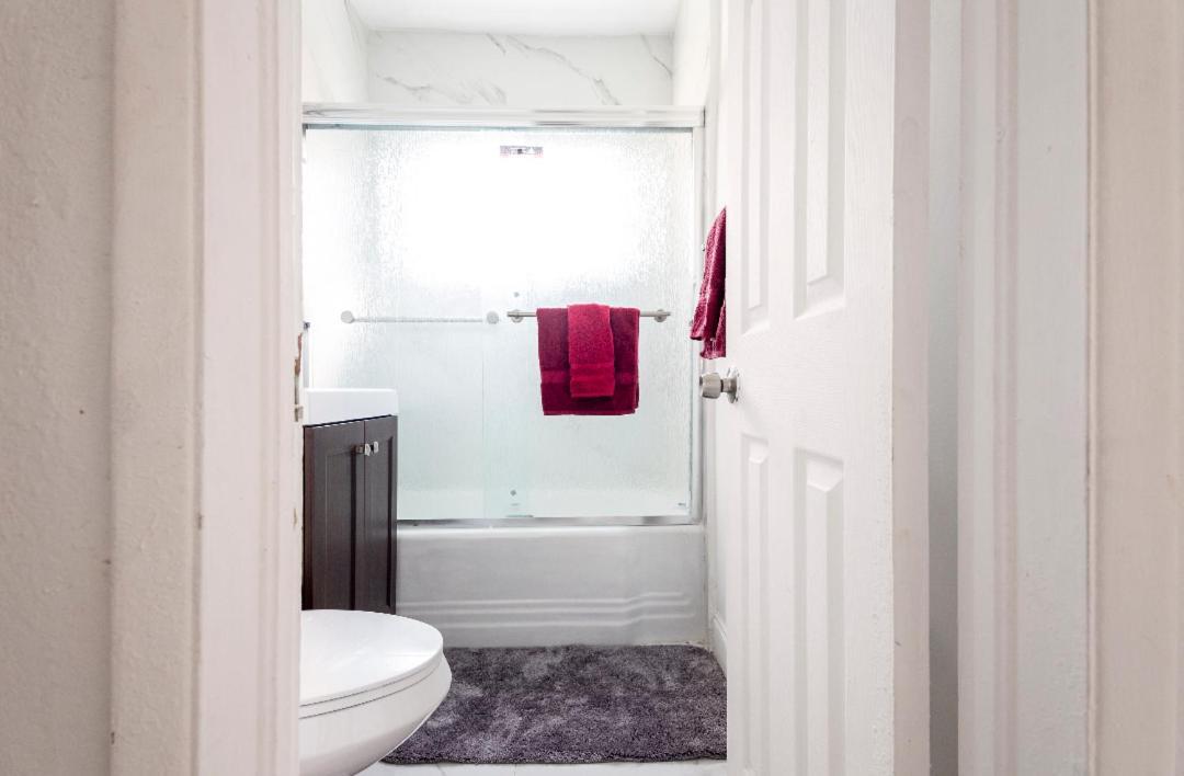 Cheerful 3-Bedroom Home /Ac+ Free Parking North Miami Beach Bagian luar foto