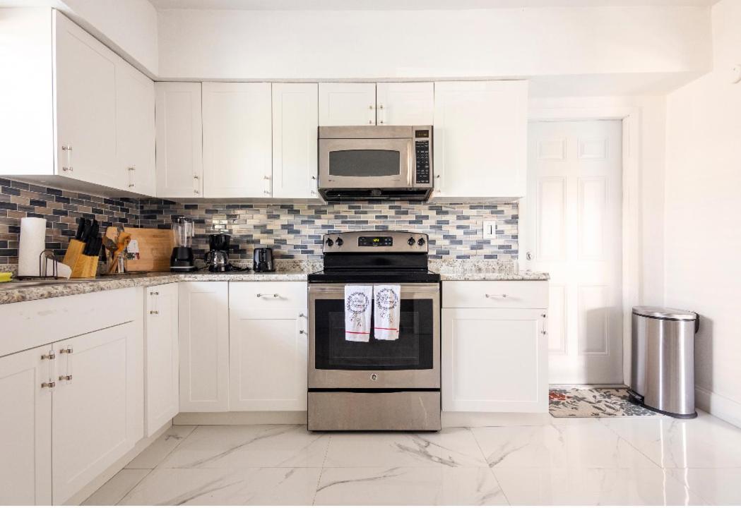 Cheerful 3-Bedroom Home /Ac+ Free Parking North Miami Beach Bagian luar foto