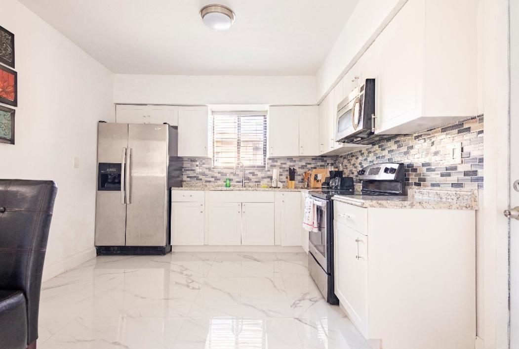 Cheerful 3-Bedroom Home /Ac+ Free Parking North Miami Beach Bagian luar foto
