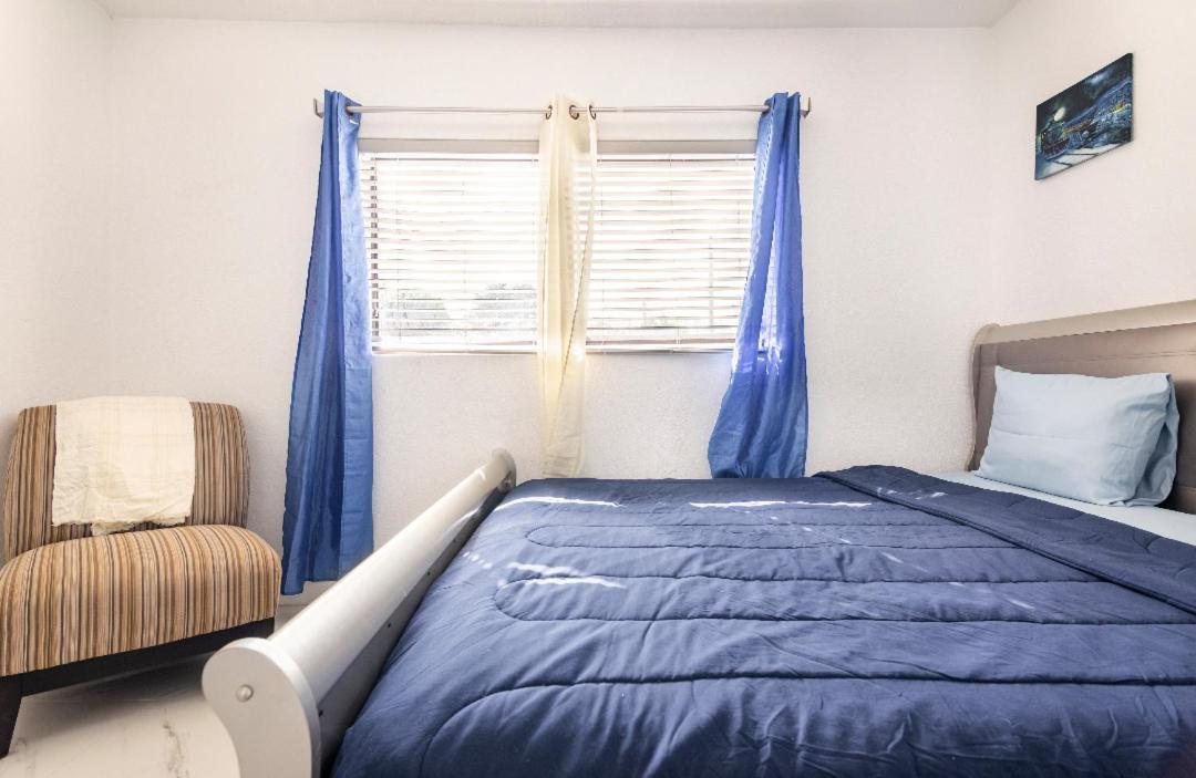 Cheerful 3-Bedroom Home /Ac+ Free Parking North Miami Beach Bagian luar foto