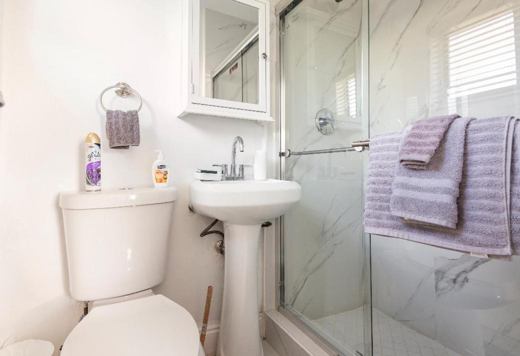 Cheerful 3-Bedroom Home /Ac+ Free Parking North Miami Beach Bagian luar foto